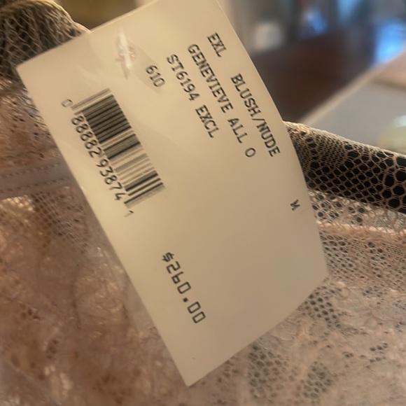 Intermix blouse - Picture 2 of 5